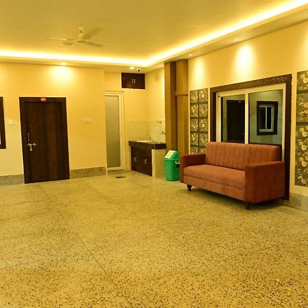 Chanduka Palace Пури Екстериор снимка