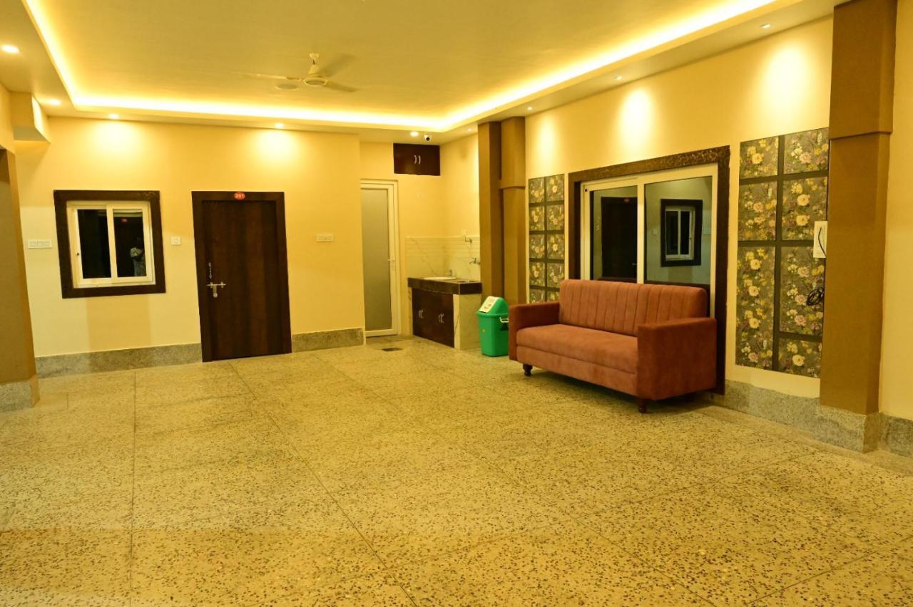 Chanduka Palace Пури Екстериор снимка