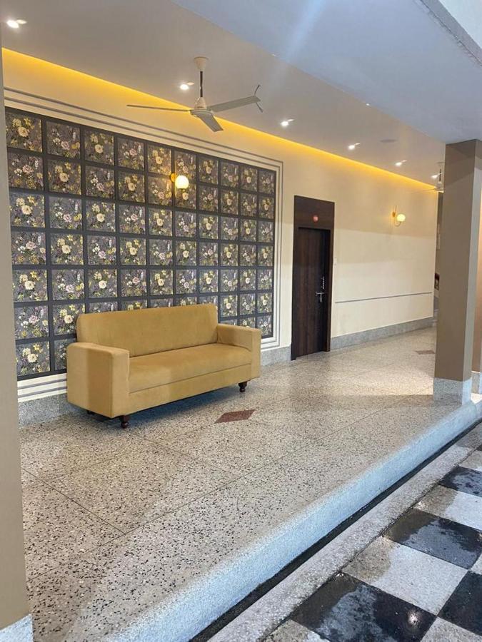 Chanduka Palace Пури Екстериор снимка