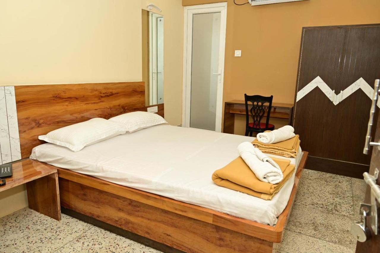 Chanduka Palace Пури Екстериор снимка